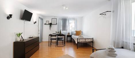 1 bedroom, free WiFi, bed sheets