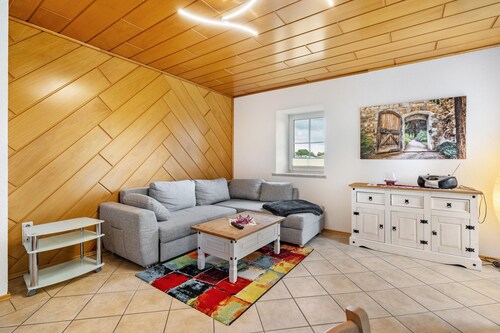 Ferienwohnung 'Familie Nahrstedt Parterre' mit gemeinsamer Terrasse, privatem Garten und Wi-Fi