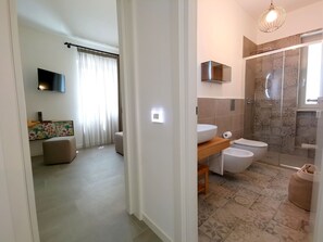 Doccia, asciugacapelli, bidet