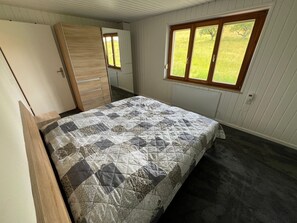 2 Schlafzimmer, Bügeleisen/Bügelbrett, kostenloses WLAN, Bettwäsche