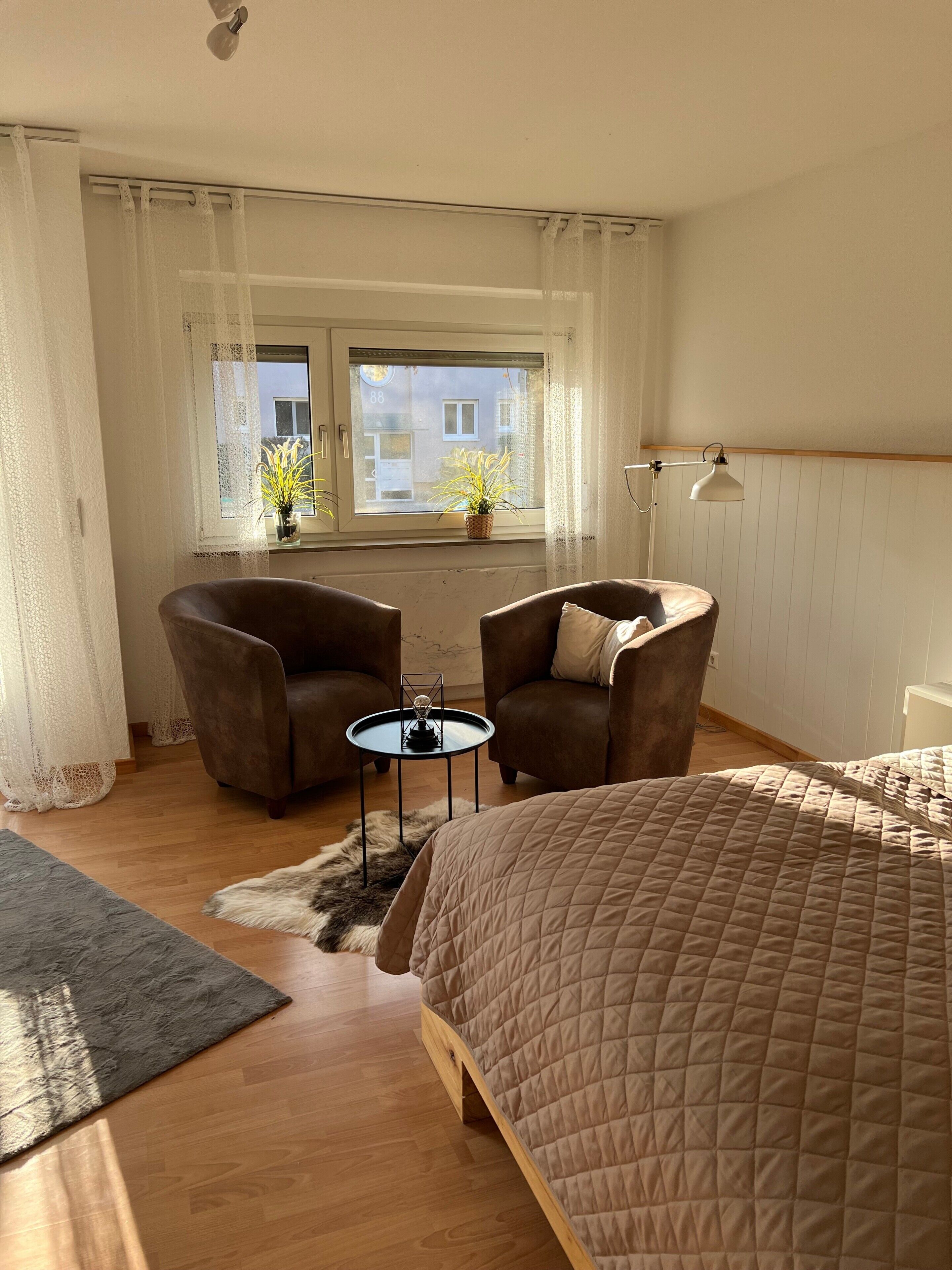 Iron/ironing board, free WiFi, bed sheets