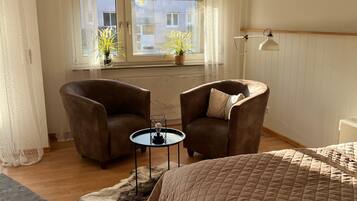 Iron/ironing board, free WiFi, bed sheets