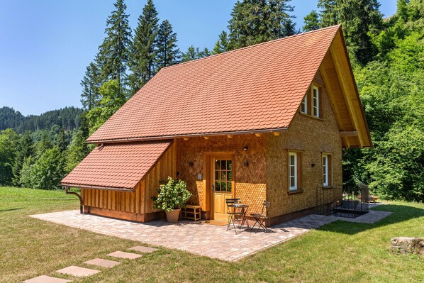Exterior - Holiday Home 'Die Alte Mühle Am Hanselishof' with Mountain View, Private Terrace and Wi-Fi (Schenkenzell)