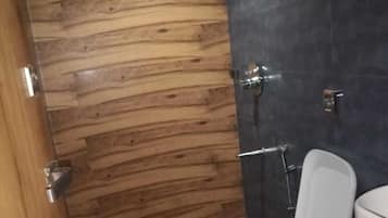 Regadera, amenidades de baño gratuitas, toallas, jabón