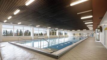 Innenpool, beheizter Pool