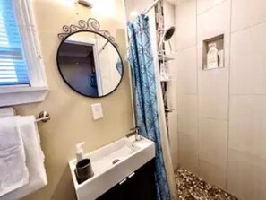 Hårføner, håndklær, såpe og sjampo