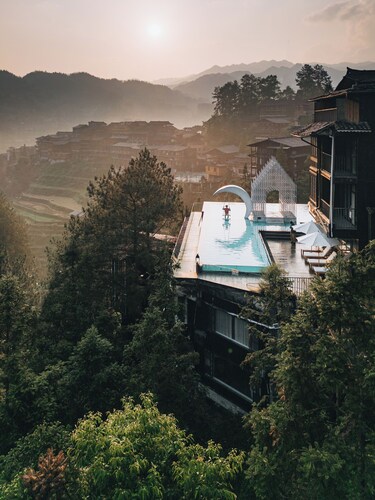 Sanchunli Meng Resort Hotel