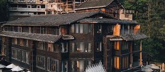 Sanchunli Meng Resort Hotel