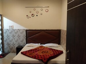 Phòng đôi Deluxe, quang cảnh thành phố | Truy cập Internet không dây miễn phí, bộ trải giường