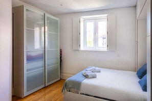 1 habitación, tabla de planchar con plancha, wifi y ropa de cama 