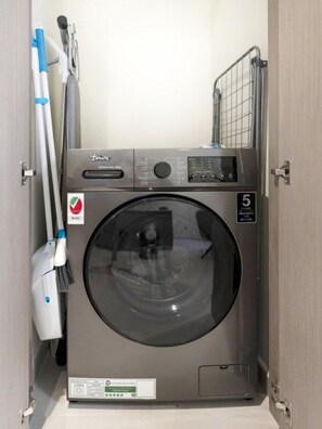Compact laundry space with essentials - New 1BR | Burj Khalifa Infinity Pool | Dubai Mall (Dubai)