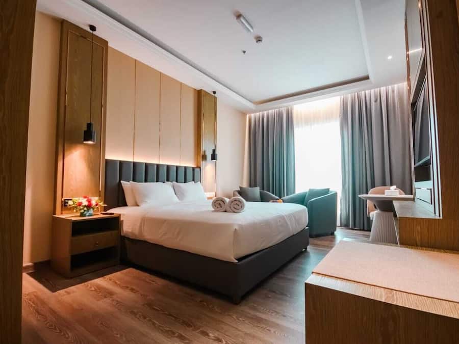 Basic Double Room, Mountain View | Peti besi dalam bilik, meja, seterika/papan seterika, Wi-fi percuma