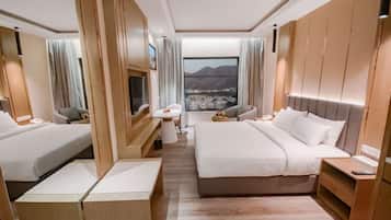 Habitación básica doble, vista a la montaña | 1 habitación, caja de seguridad en la habitación y escritorio