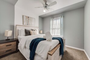 4 chambres, fer et planche à repasser, Wi-Fi, draps fournis