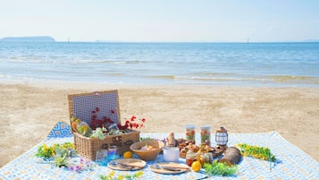Daily to-go breakfast (JPY 1800 per person)