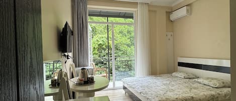 6 habitaciones, tabla de planchar con plancha y wifi