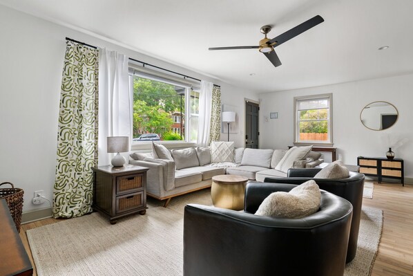 Téléviseur, bureau