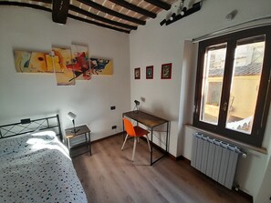 2 عدّة غرف نوم ومكتب ومكواة/لوح كي وواي فاي مجانًا