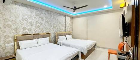 書桌、筆電工作空間、隔音、免費無線上網