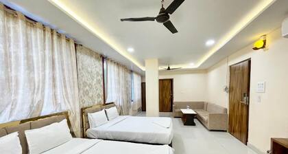 Hotel Rudra - near Ghats and Temple