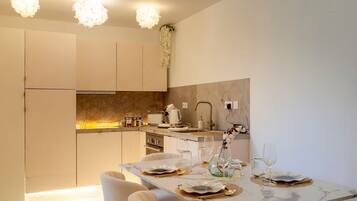 Frigorifero, microonde, forno, lavastoviglie