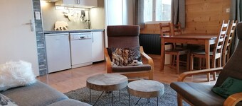 Renovated studio 4 pers. with terrace, mountain view, parking, cable car 300m away