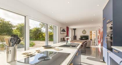 Maison passive écologique, animaux acceptés, parking, prÚs de cidrerie