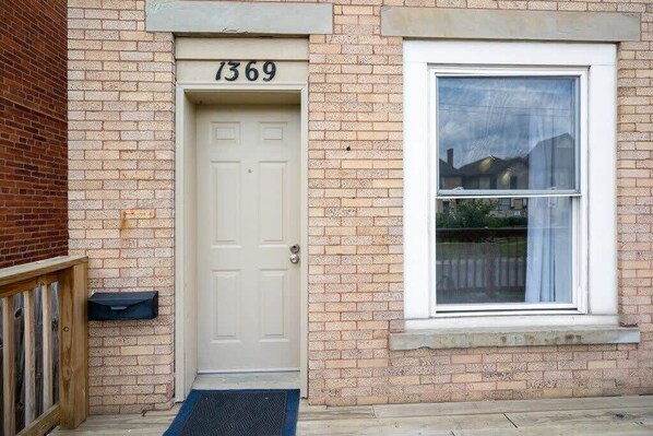 Exterior detail - Spacious 3 Bedroom near OSU and High St. (Columbus)