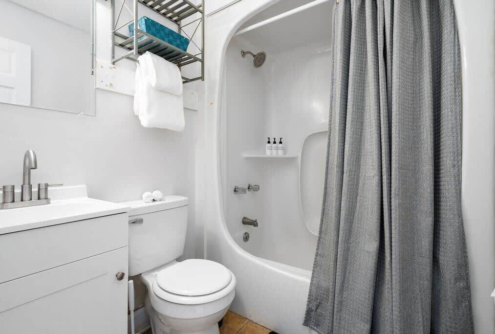 Shower, towels