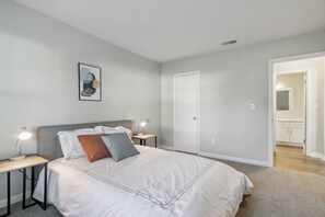 1 chambre, bureau, fer et planche à repasser, accès au Wi-Fi (inclus)