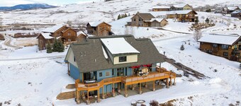 6 BDR + Bonus Room, 12 BDS, Hot Tub, Cinema, Skiing, Golf!