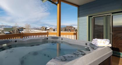6 BDR + Bonus Room, 12 BDS, Hot Tub, Cinema, Skiing, Golf!