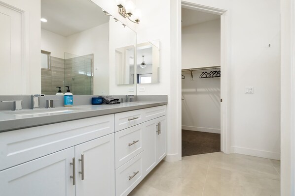 Een douche, een haardroger