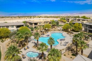 Pool - Luxury Oasis Condo in Palm Desert (Palm Desert)