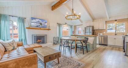 Chic Cabin Retreat with Hot Tub Big Bear