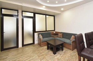 Leilighet – deluxe, byutsikt | Oppholdsområde