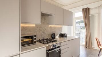 Apartment | 2 bedrooms, desk