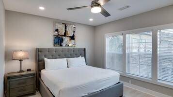 4 habitaciones, tabla de planchar con plancha, wifi y ropa de cama