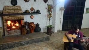 TV - pousada a marca do faraó (Cachoeiras de Macacu)