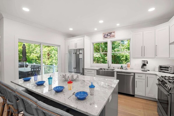 Fridge, microwave, oven, stovetop - New Build, Heated Plunge Pool, 1 Mi to Downtown! (Harwich)