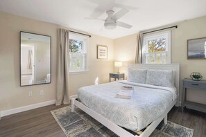 3 bedrooms, iron/ironing board, WiFi, bed sheets - Close to Craigville Beach, Private Patio and Backyard! (Barnstable)