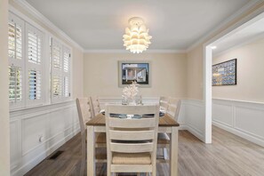 Dining - Close to Craigville Beach, Private Patio and Backyard! (Barnstable)