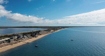 Beachfront with Stunning Views!