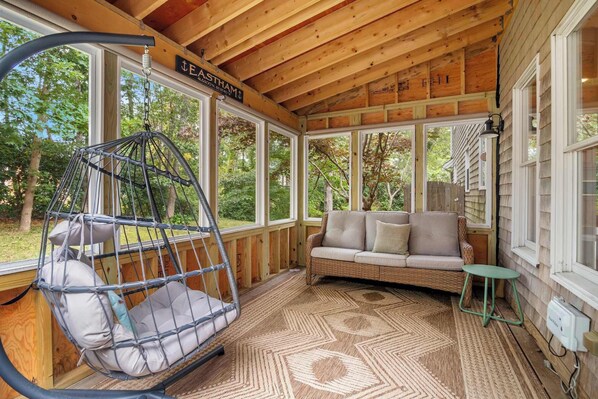 Property grounds - 5 Min drive to Beaches and private backyard! (Eastham)