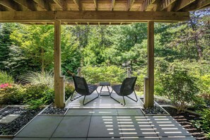 Terrace/patio - Serene Gardens, 2 Miles to Beaches! (Wellfleet)