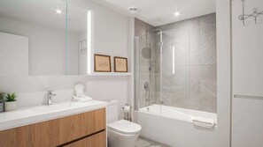 Hårføner og håndklær