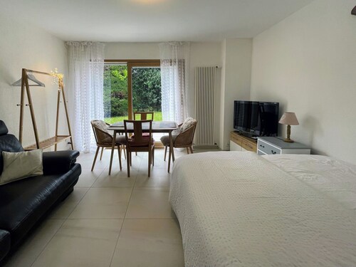 Bright 2.5-room apartment on the Riviera, terrace and garden