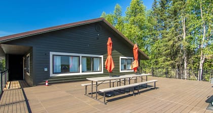 On-site Kenai River Fishing: Soldotna Apartment!