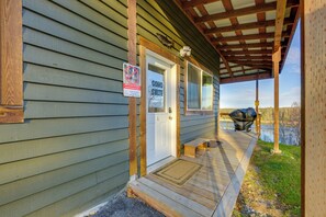 Apartment (1 Bedroom) | Interior - River Views & Fire Pit: Cozy Soldotna Apartment! (Soldotna)