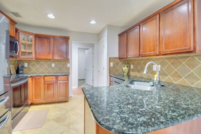 3 英里至奧格索普購物中心：帶圍欄庭院的家！